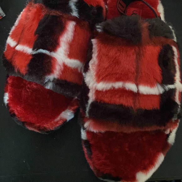 Rare💥Ugg Fluff Yeah in Red Plaid Wm 8/ Kds 6 - Picture 4 of 9